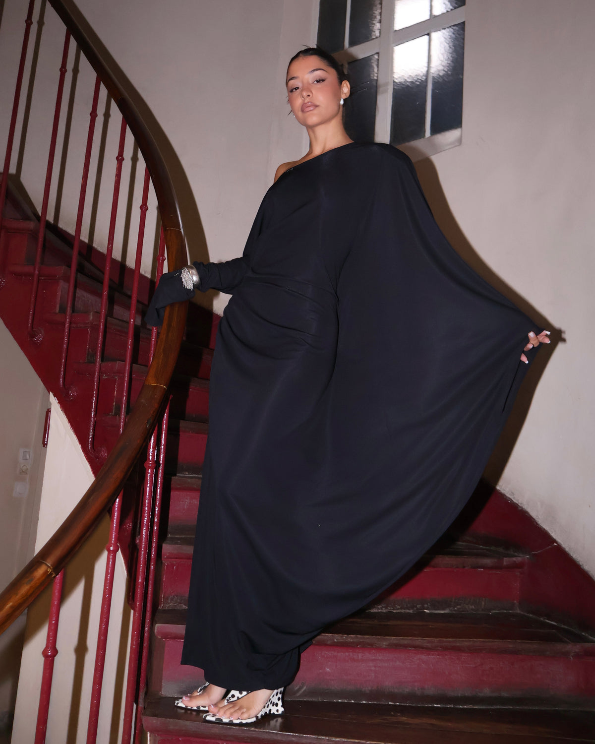 EL VESTIDO FAVORITO "A" — Oscuro