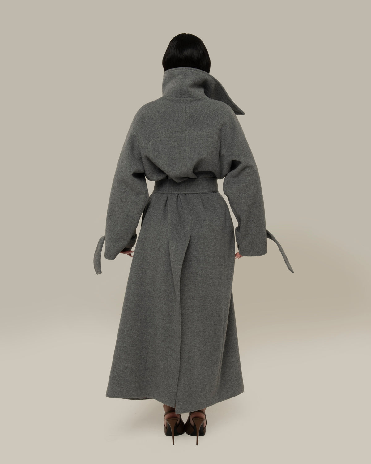 MANTEAU GRIS ANTI SOCIAL