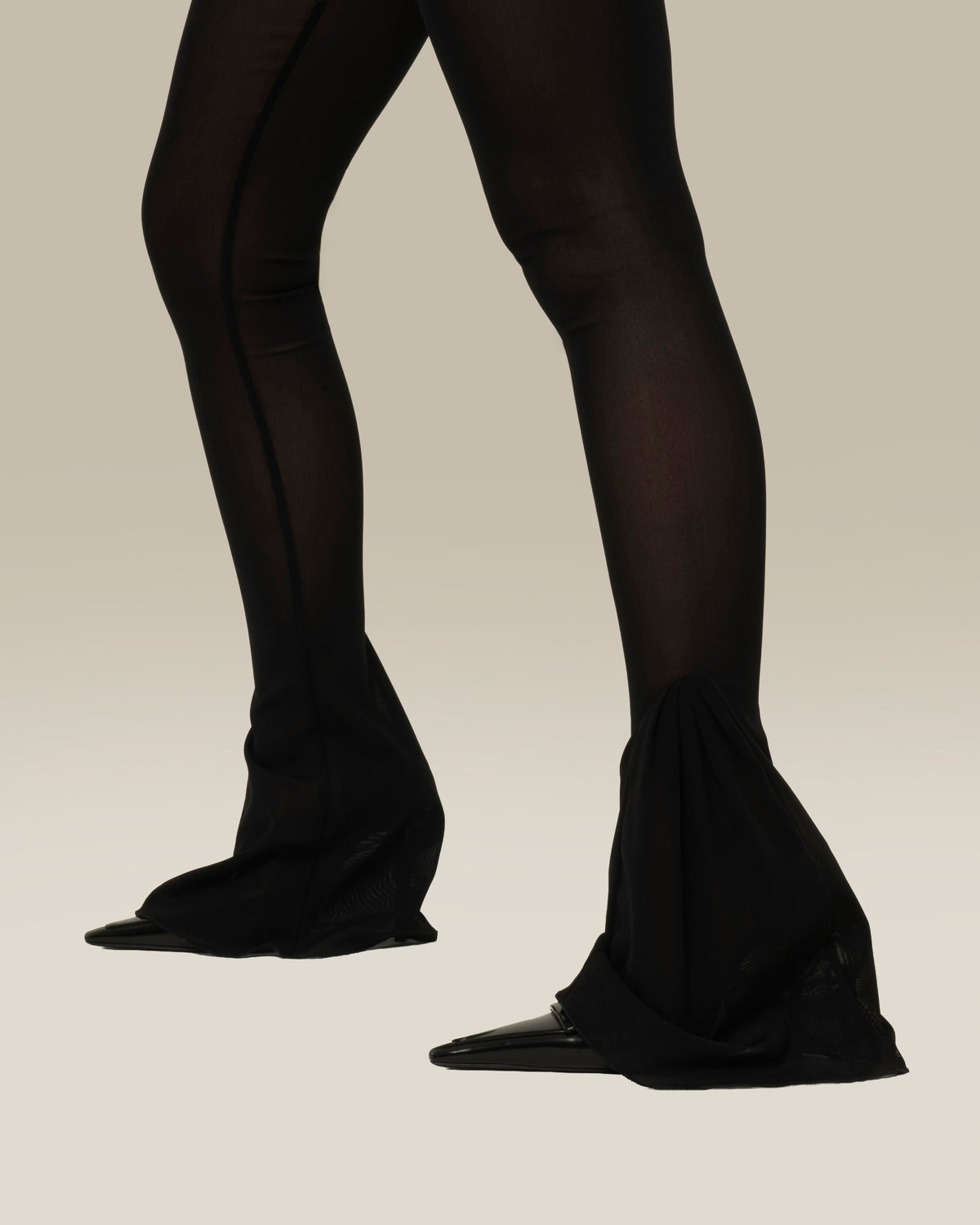 LE PANTY NOIR