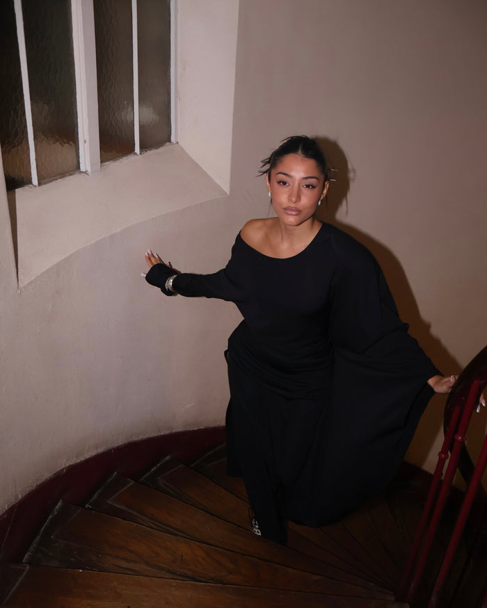 EL VESTIDO FAVORITO "A" — Oscuro
