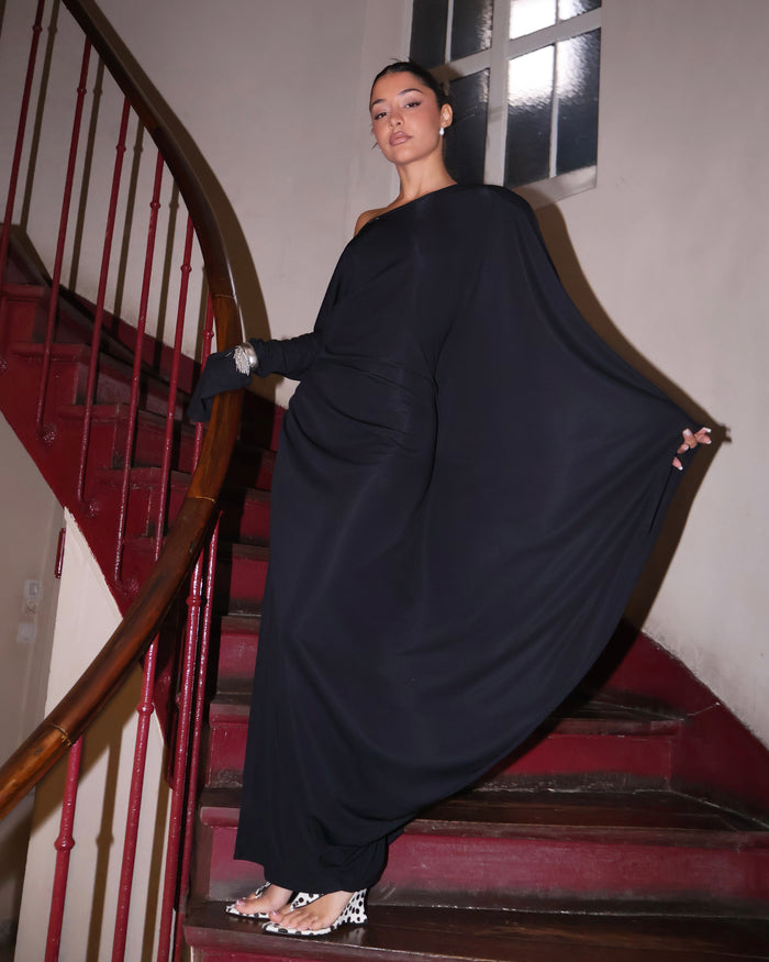 EL VESTIDO FAVORITO "A" — Oscuro